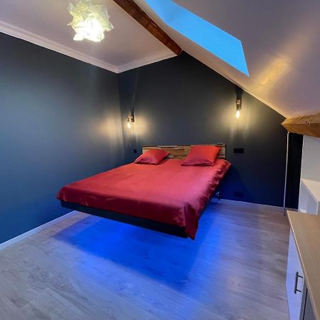 Apartamento Loft Sous Combles Aubergenville Exterior foto