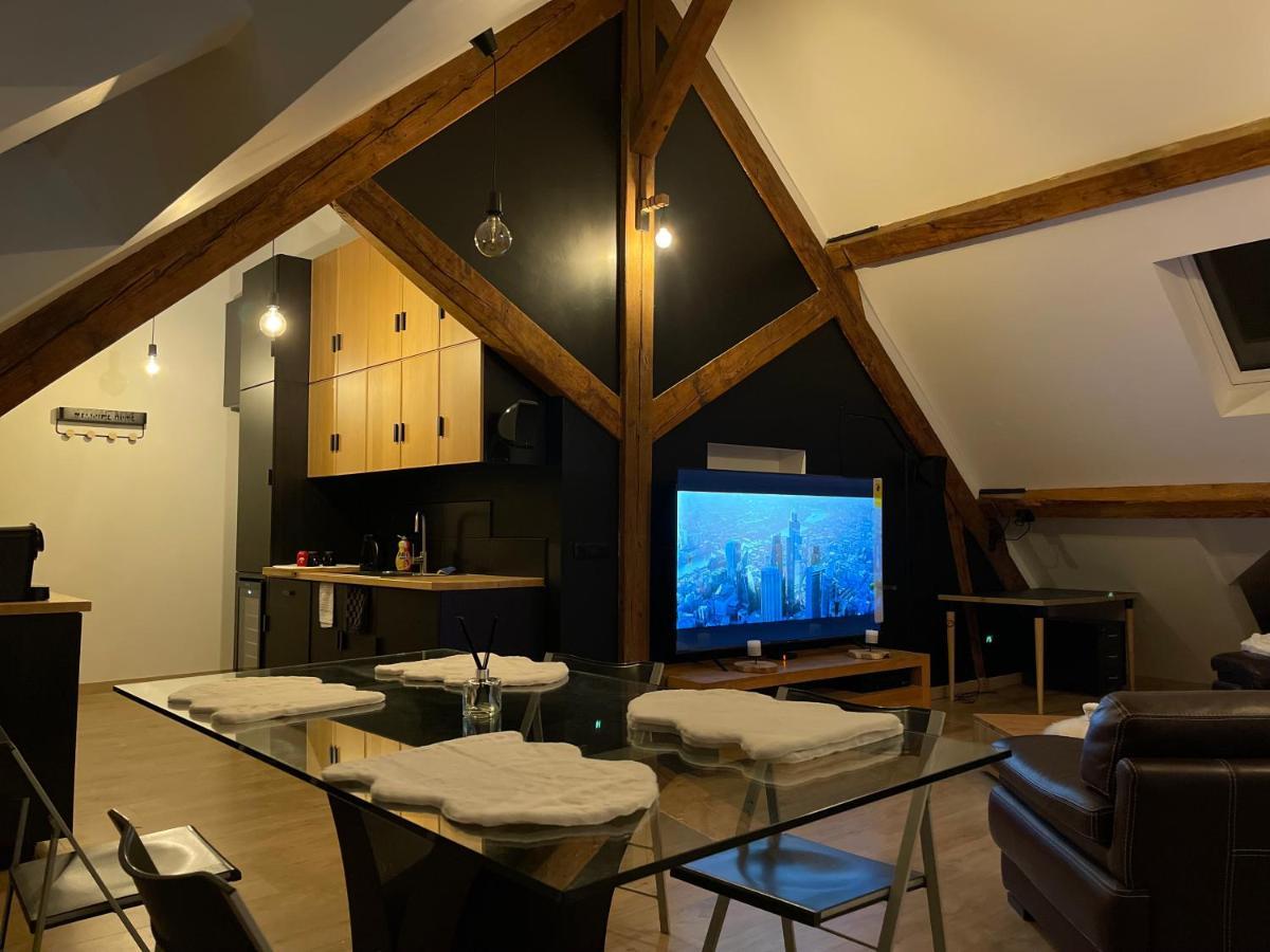 Apartamento Loft Sous Combles Aubergenville Exterior foto