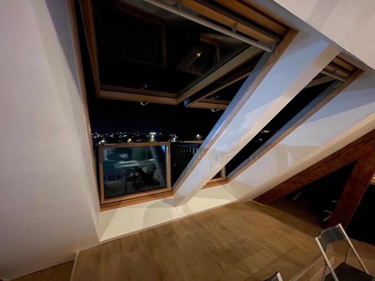 Apartamento Loft Sous Combles Aubergenville Exterior foto