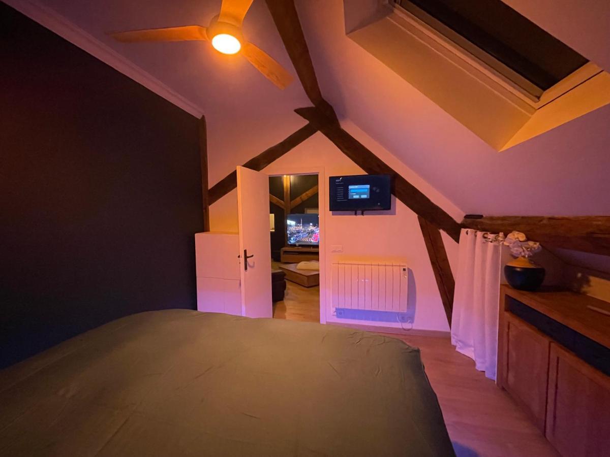 Apartamento Loft Sous Combles Aubergenville Exterior foto
